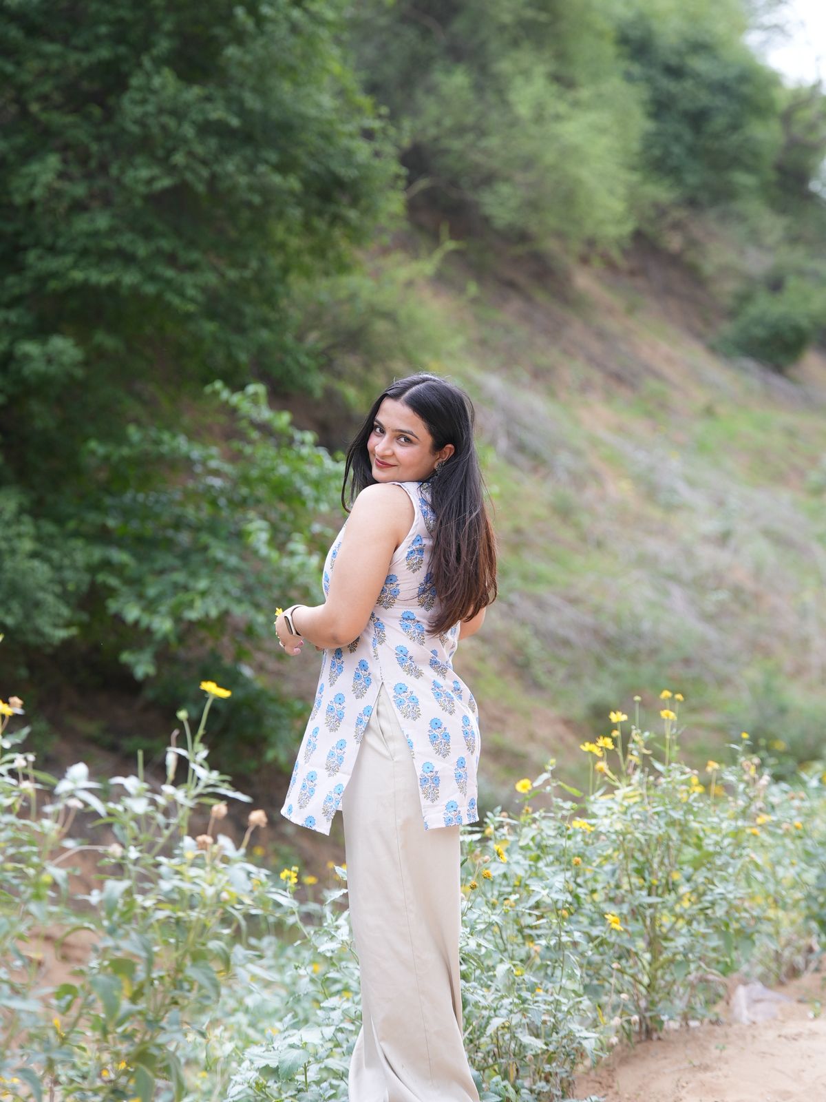 Neel Kinara - Kurti